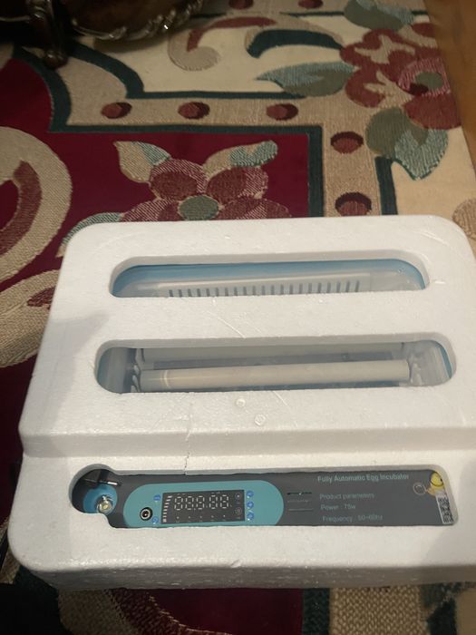 Продам инкубатор бизон