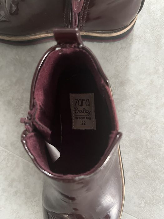 Ghete Zara, piele lacuita, marimea 22