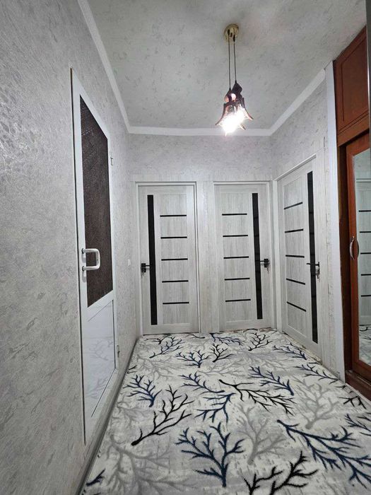 2х комнатная квартира 2-этаж в кирпичном доме Адрес Вокзал Партьезед!!