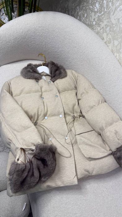 Куртка женская. Очень красивая, стиль под Loro Piana