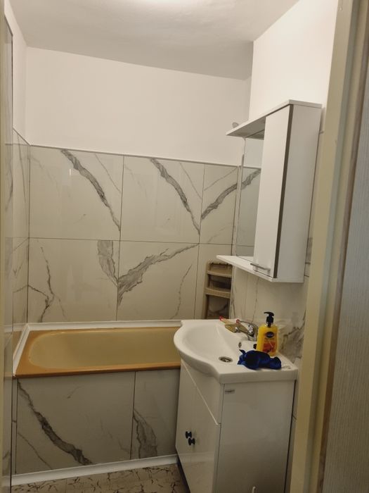 Propietar inchiriez ap 3 camere
