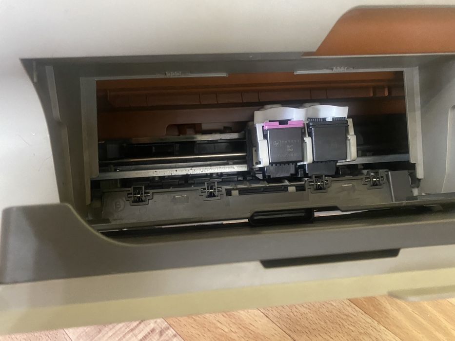 Принтер струйный  hp deskjet 2050A принтер сканер копировальный