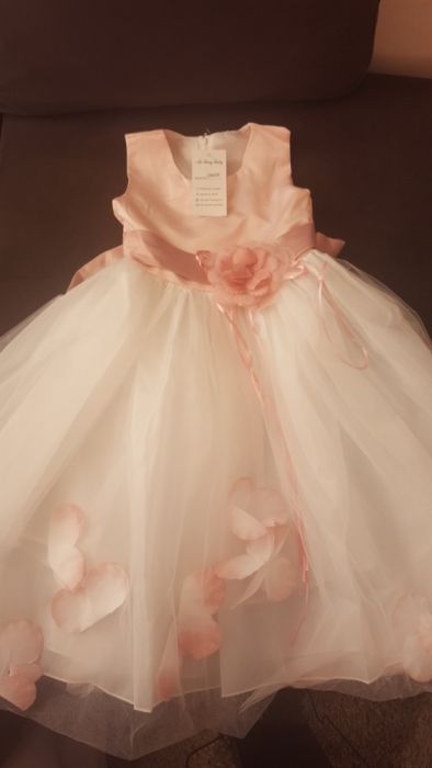 Дрешки за момиче