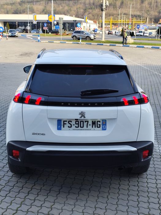 PEUGEOT 2008 ALLURE/ an 2020/1.5 diesel/ Virtual cockpit 3D