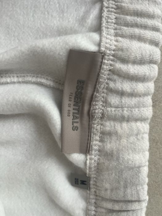 Pantaloni essentials