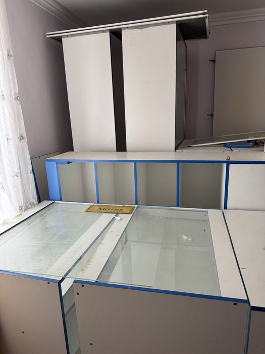 Ветрина для аптеки или для магазина