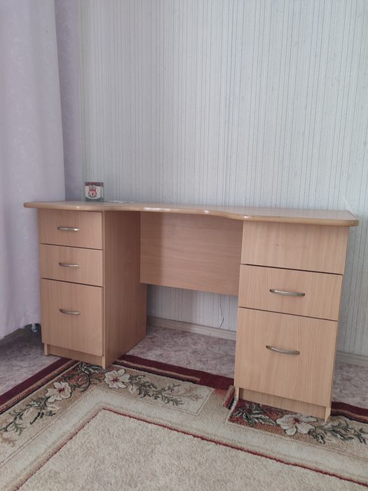 Продам стол письменный