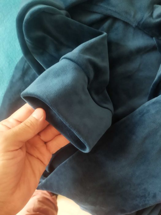 Велюровый спортивный костюм