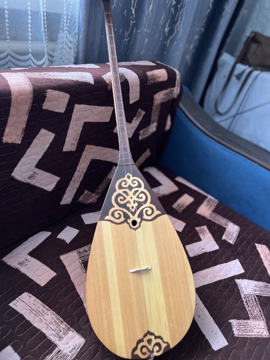 Продам почти новую домбру