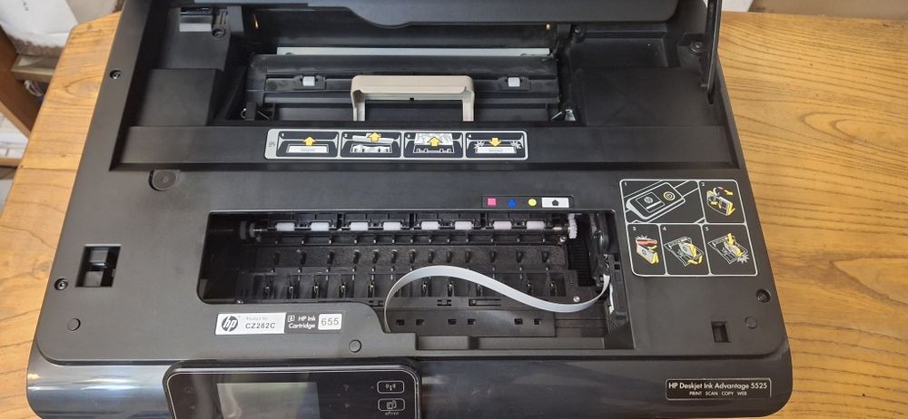 Принтер HP deskjet 5525