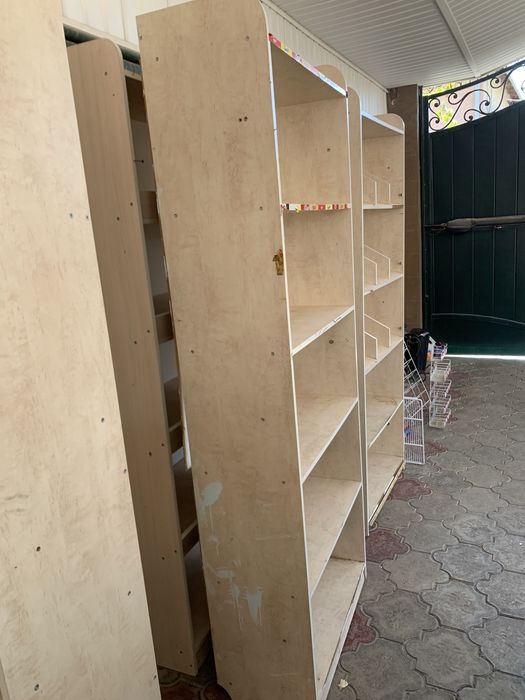 Продается шкаф полки для магазина