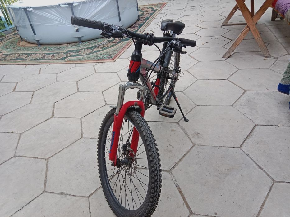 Велик tornado T200