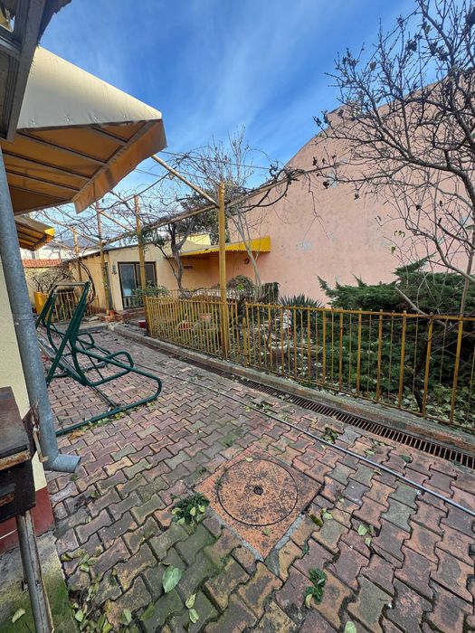 Casa de vanzare, Tomis II aproape de Stadion, front stradal 13 mp