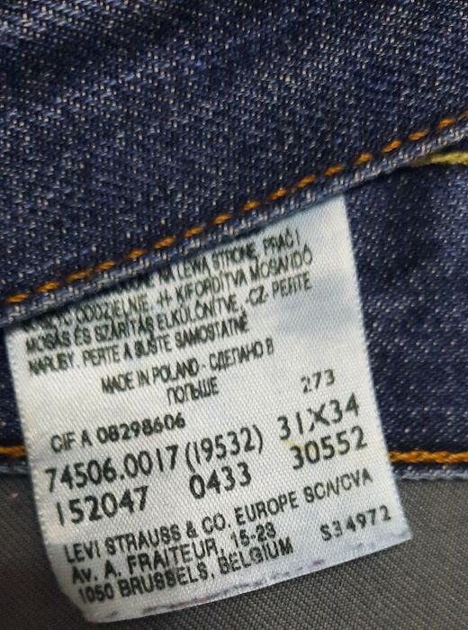 Blugi Levi Strauss albastru inchis