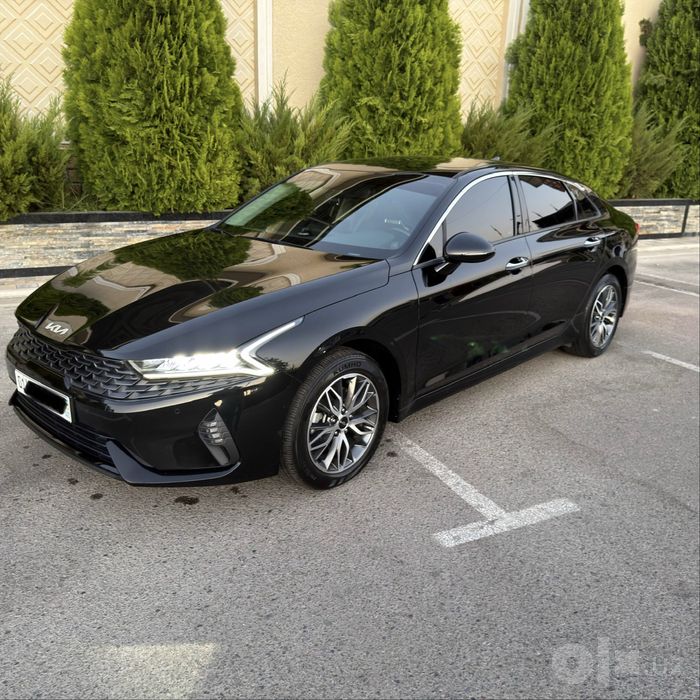 KIA K5  2023 qora