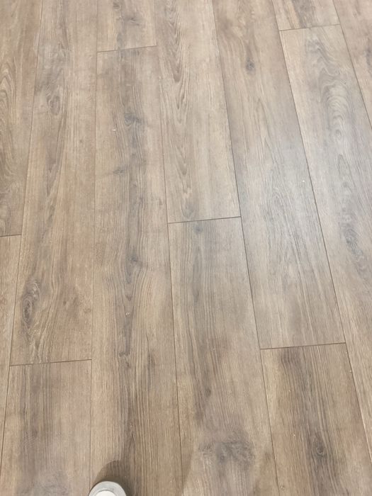 Продавам висококачествен ламиниран паркет Krono Original