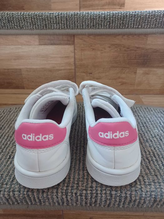 Adidasi  fete 30