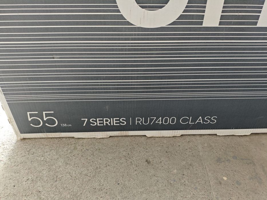 Продам смарт  ТВ  Самсунг  140 см  4К.