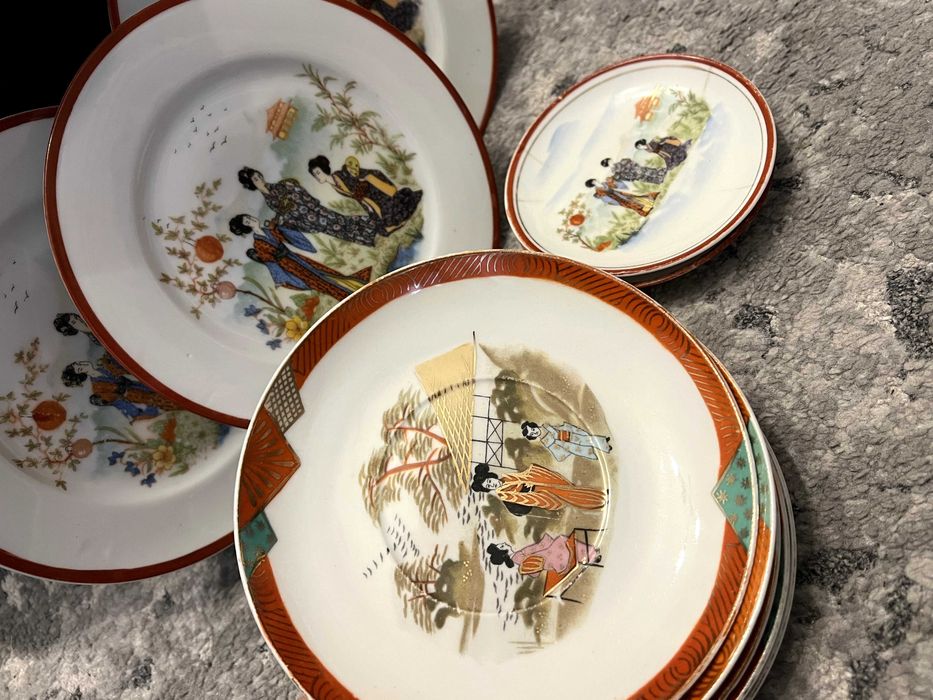 Винтидж порцеланови чинийки с японски мотиви