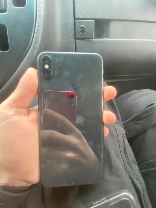 Продавам iphone XS MAX