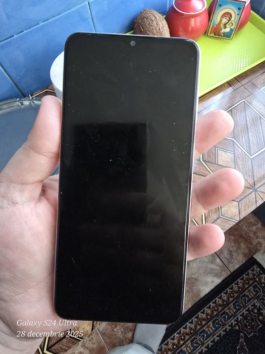 Samsung  galaxy a04s alb 300lei