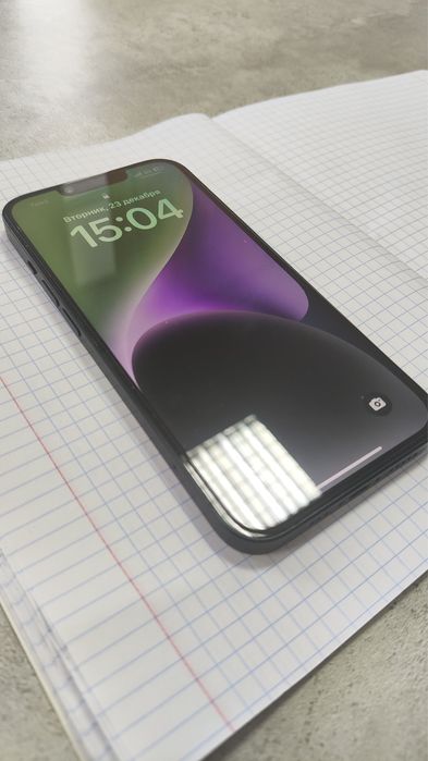 Продам Iphone 14