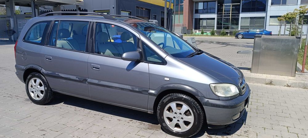 Opel Zafira A - 2004 г.
