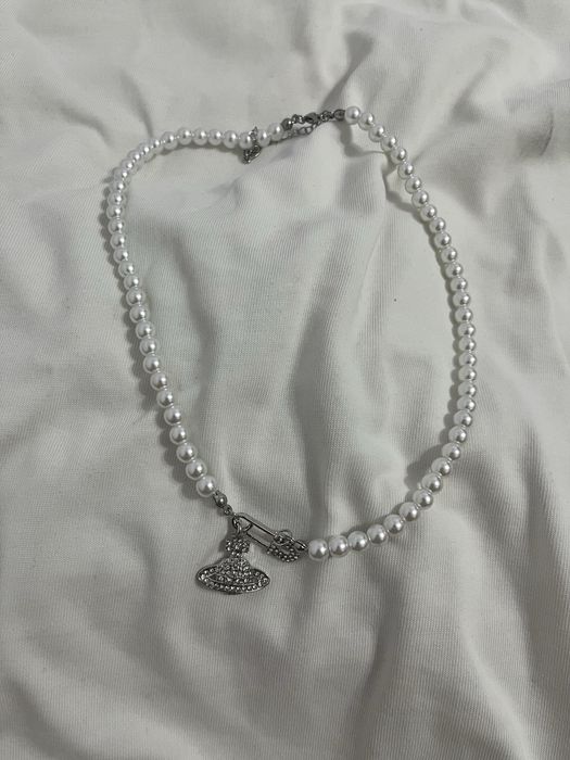 Lantisor cu Perle Vivienne Westwood Iced Out Saturn