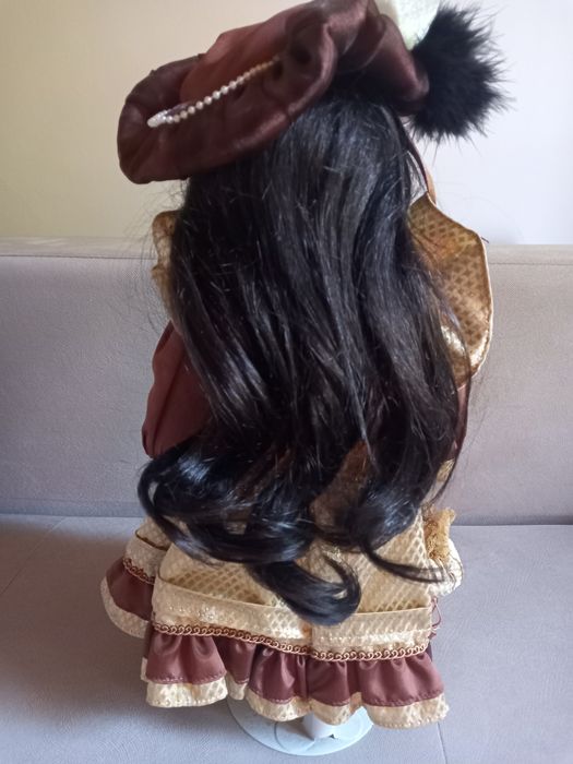 Стара колекционерска кукла