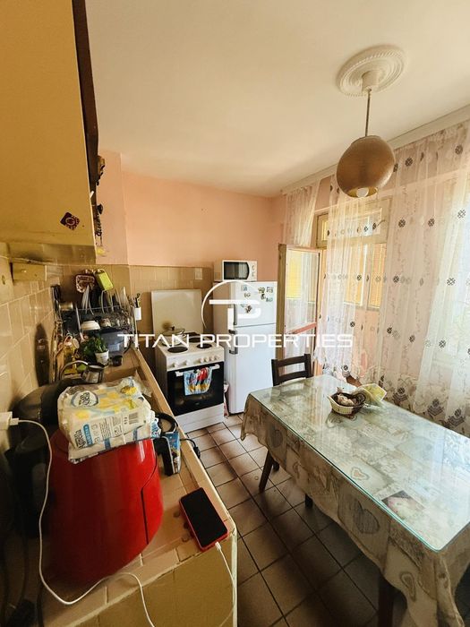 Продава се Тристаен апартамент в Пловдив, Южен - 105 кв.м за 1620 €/кв.м - Снимка #1