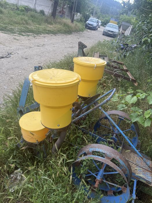 Vand tractor cu toata gama,balotiera nou 2025,plug disc si semanatoare
