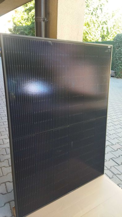 Соларни панели за покрив