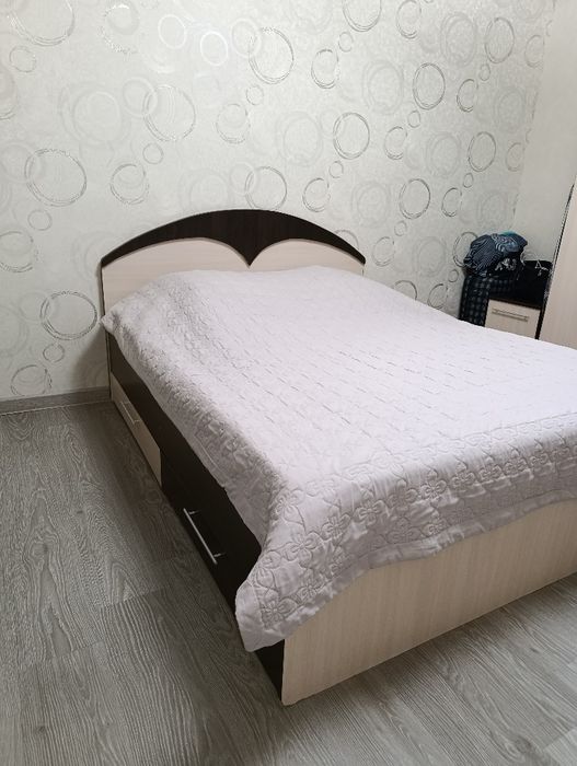 Продам 2х спальную кровать