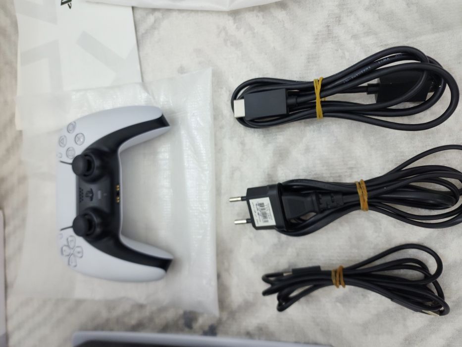 Продам PS5 Disc Edition с играми. См. фото.