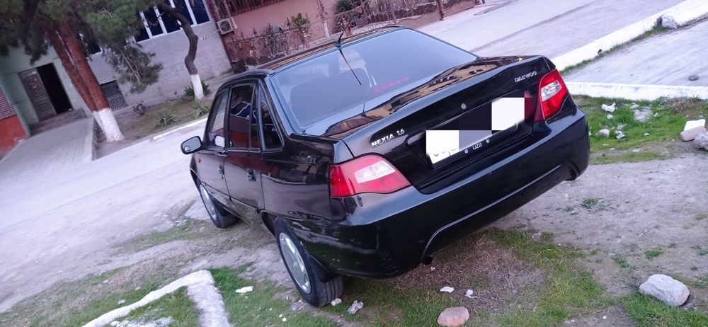 Nexia 2 sons gibrt 1poz sotiladi kraska toza petno bor.  Xolat ideal