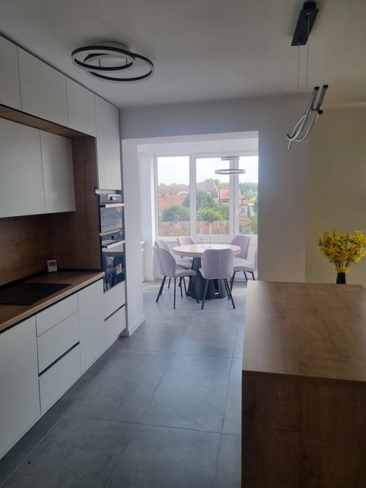 Apartament 110 mp central str. Vasile Lucaciu renovat,mobilat,garaj.