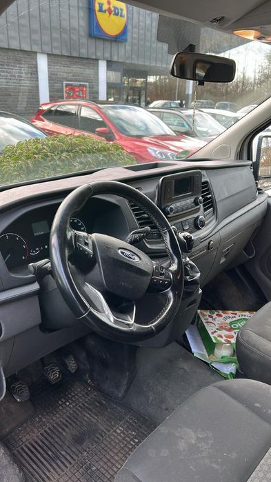 Ford transit custom 8+1
