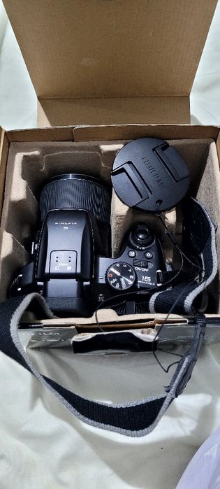 Aparat foto Fujifilm finepix S8200