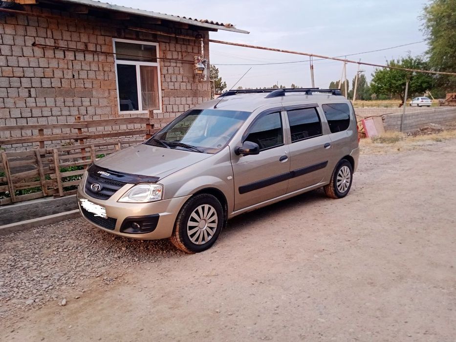 Лада Ларгус 2015 й