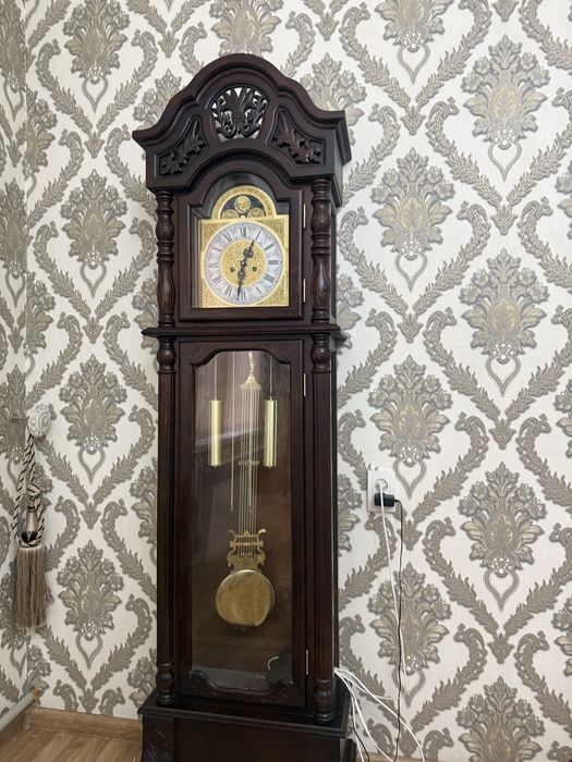 продам напольные часы