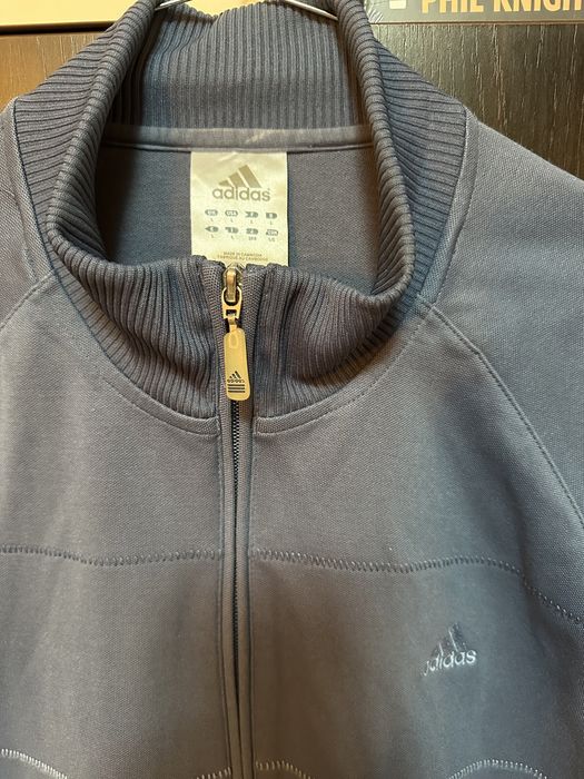 Vand jacheta sport Adidas marimea L nu nike jordan