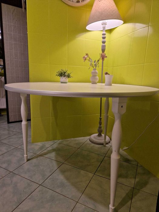 Masa rotunda 110 cm diametru eleganta, alba, picioare clasice