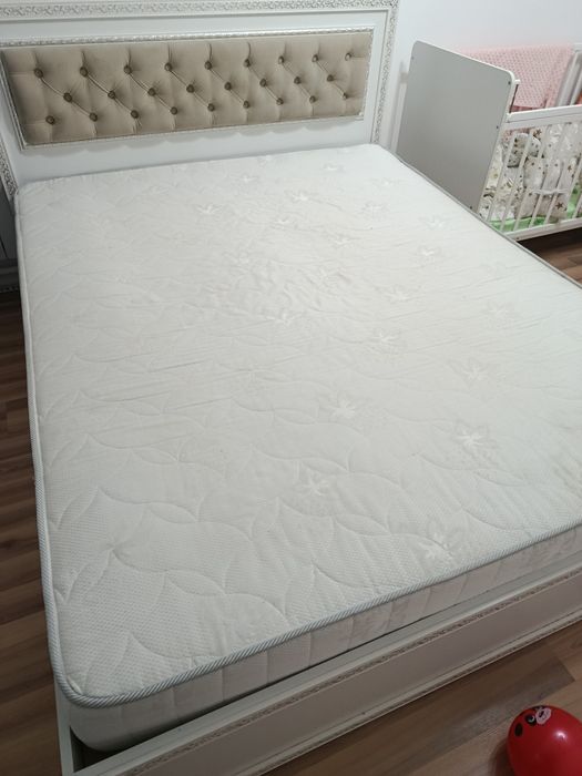 Двуспальная кровать продам