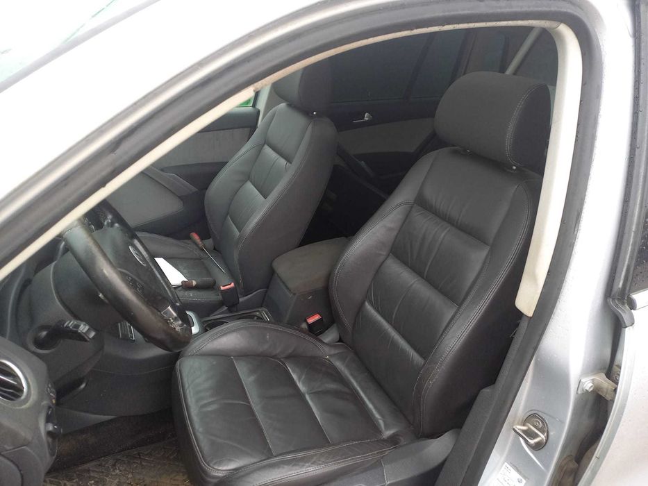 SET Scaune fata din piele pentru VW Tiguan 5N1 - cu incalzire !