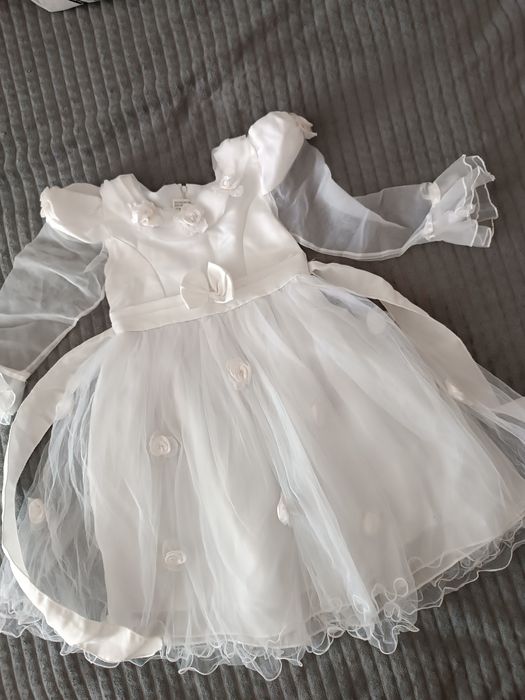 Два платья детские.