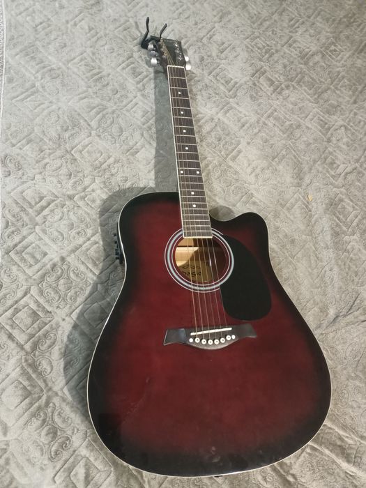 Продается гитара Adagio в идеальном состоянии