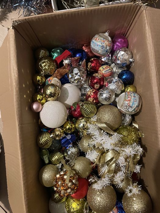 80 Globuri si ornamente pentru pomul de Craciun