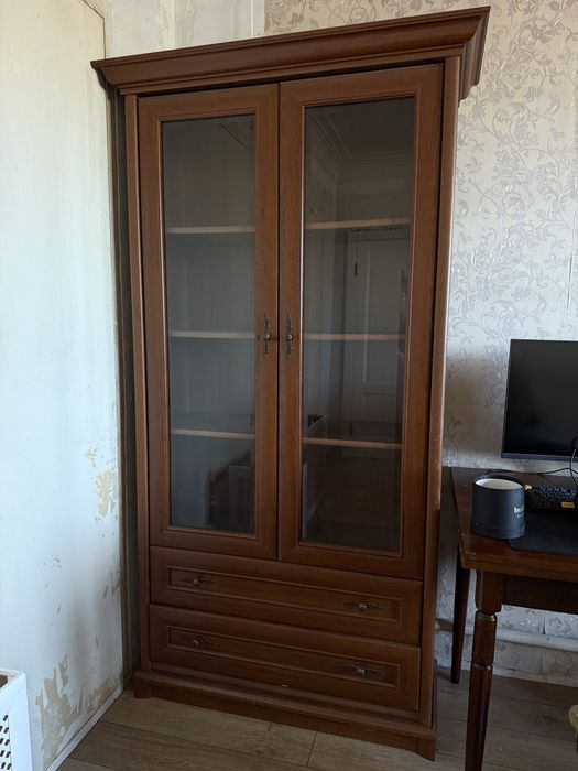 Продам шкафы и тумбу