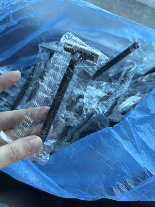 Бритвы одноразовые (30+ штук)