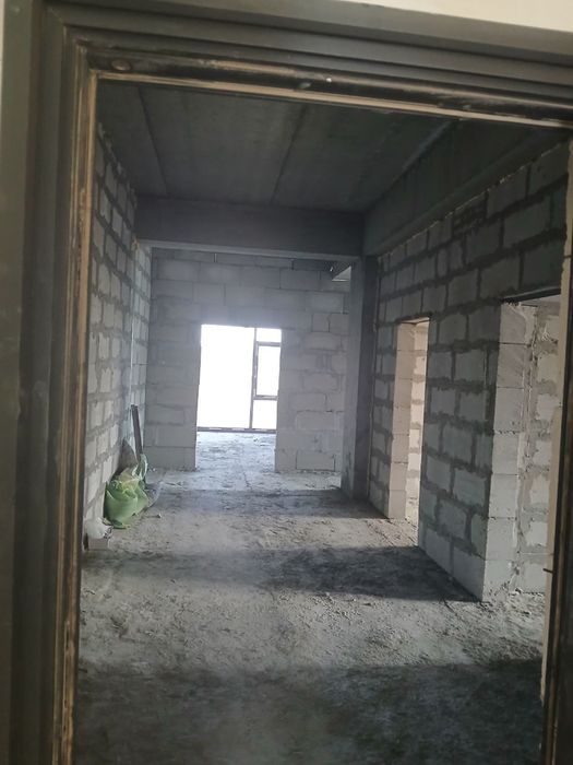 Квартира сотилади узимники 3 хоналик келиштириб бераман